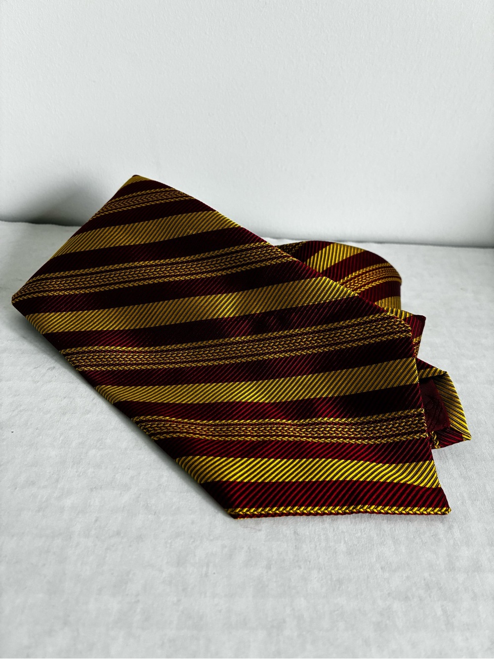 Harry Potter Striped Burgundy and Gold Men's Tie - Elegant Formal Accessory